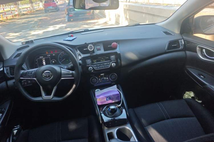 Used Nissan Sylphy EV 2018 Smart Edition Center Console