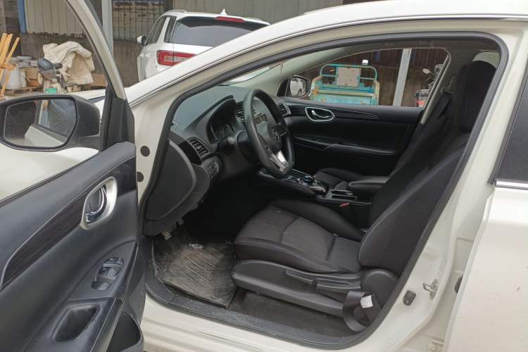 Used Nissan Sylphy EV 2018 Smart Edition Custom Version Interior 3