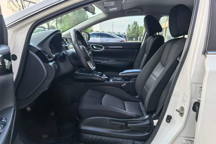 Used Nissan Sylphy EV 2018 Smart Edition Custom Version Interior 4