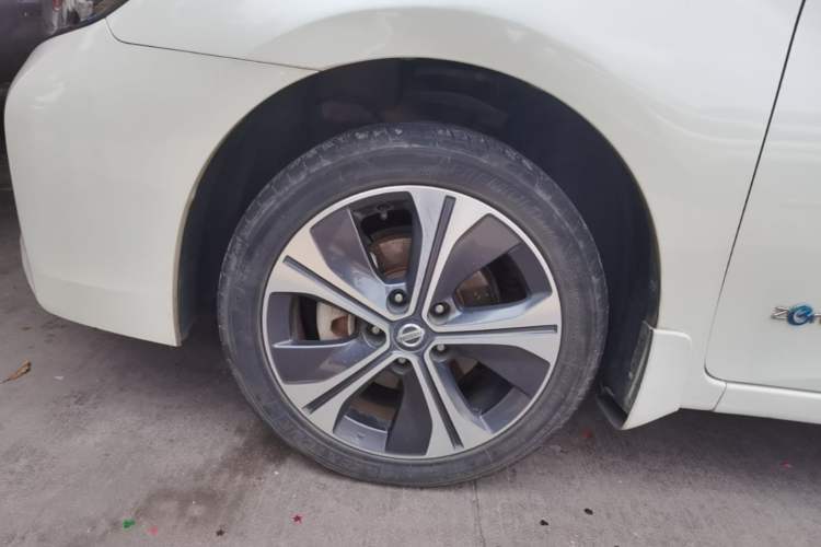Used Nissan Sylphy EV 2018 ZhiZun Edition Left Front Wheel Hub
