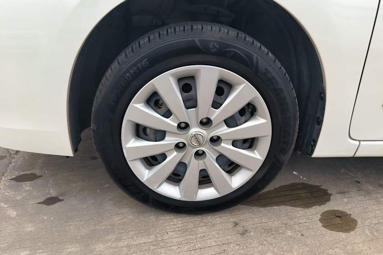 Used Nissan Sylphy EV 2018 Smart Edition Custom Version Left Front Wheel Hub