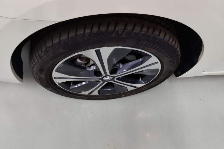 Used Nissan Sylphy EV 2018 ZhiZun Edition Left Front Wheel Hub