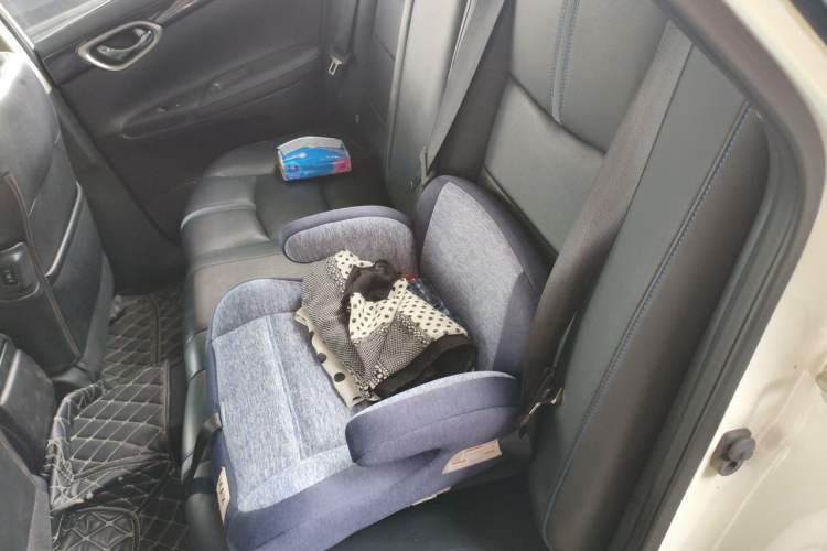 Used Nissan Sylphy EV 2018 ZhiZun Edition Left Rear Seat