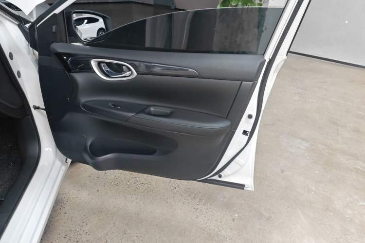 Used Nissan Sylphy EV 2018 ZhiZun Edition Right Front Door Interior