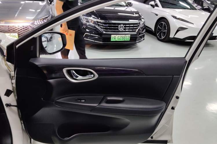 Used Nissan Sylphy EV 2018 ZhiZun Edition Right Front Door Interior