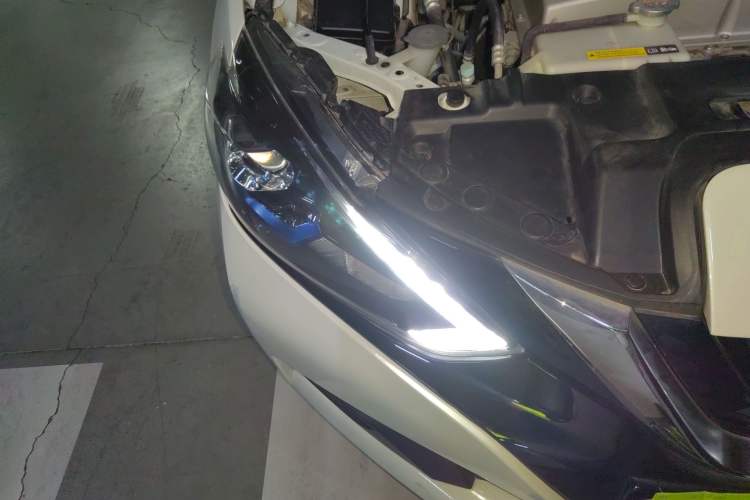Used Nissan Sylphy EV 2018 ZhiZun Edition Right Front Headlight
