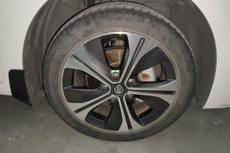 Used Nissan Sylphy EV 2018 ZhiZun Edition Right Front Wheel Hub