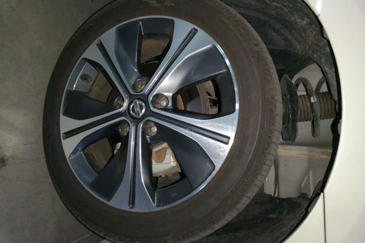 Used Nissan Sylphy EV 2018 ZhiZun Edition Right Front Wheel Hub
