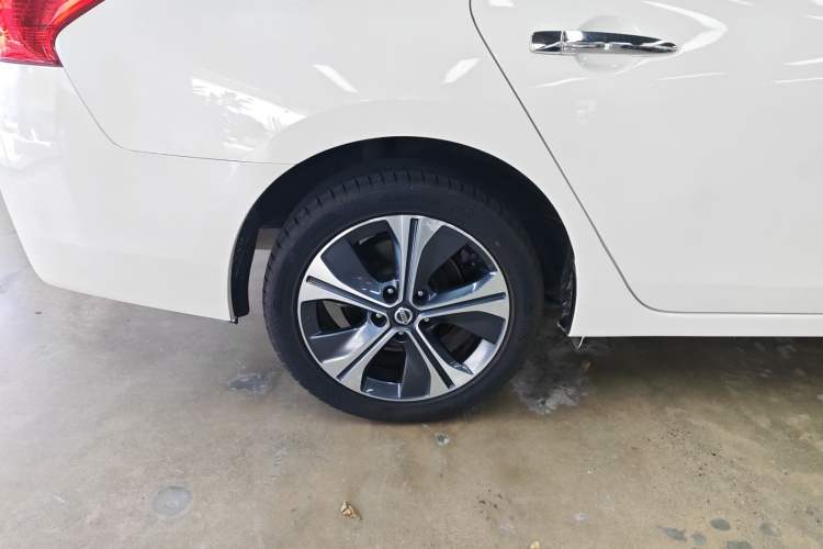 Used Nissan Sylphy EV 2018 ZhiZun Edition Right Rear Wheel Hub