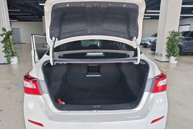 Used Nissan Sylphy EV 2018 ZhiZun Edition Trunk