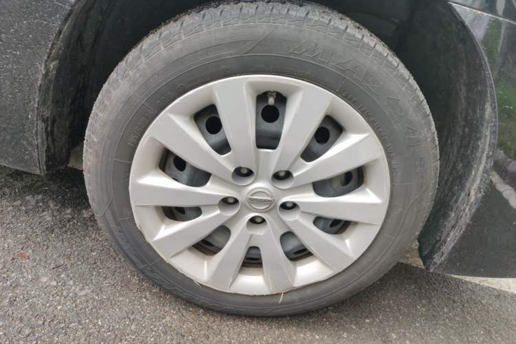 Used Nissan Sylphy EV  Right Front Wheel Hub