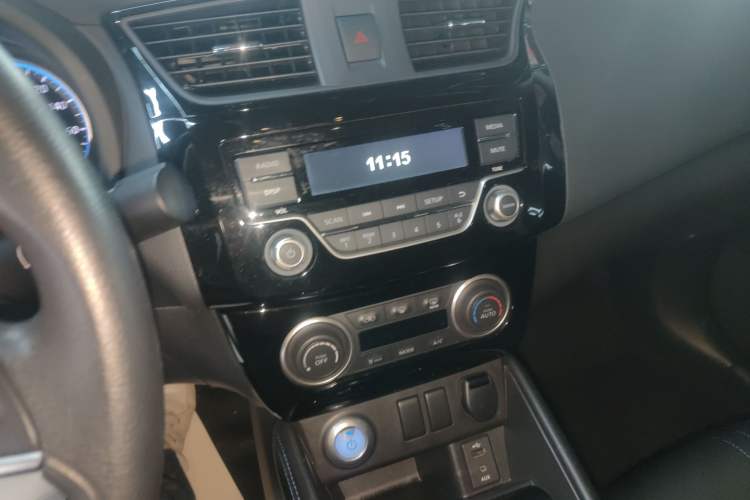 Used Nissan Sylphy EV 2020 Comfort Edition Audio And AC Panel