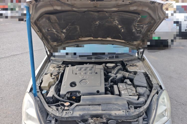 Used Nissan Teana 2004 230JK Engine Bay