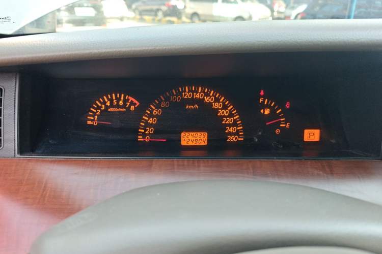 Used Nissan Teana 2004 230JK Odometer Close Up