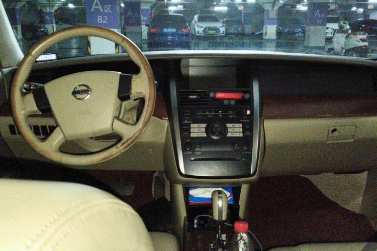 Used Nissan Teana 2006 230JK-S Comfort Sunroof Center Console