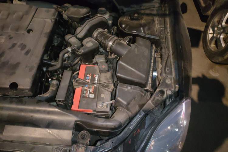 Used Nissan Teana 2006 230JK 2nd Anniversary Edition Engine Bay Left