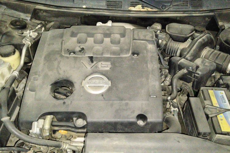 Used Nissan Teana 2006 230JK-S Comfort Sunroof Engine Bay