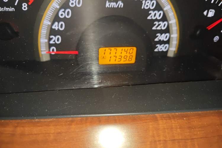 Used Nissan Teana 2006 200JK Deluxe Edition Odometer Close Up