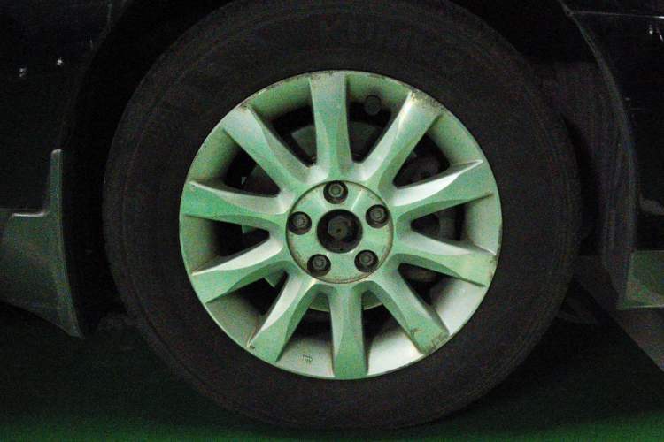 Used Nissan Teana 2006 230JK-S Comfort Sunroof Right Front Wheel Hub