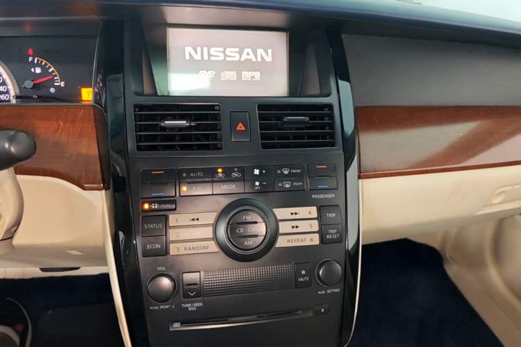 Used Nissan Teana 2006 230JK-S Comfort Sunroof Audio And AC Panel