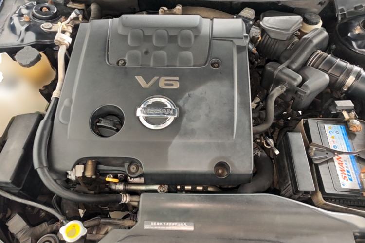 Used Nissan Teana 2006 230JK-S Comfort Sunroof Engine Bay