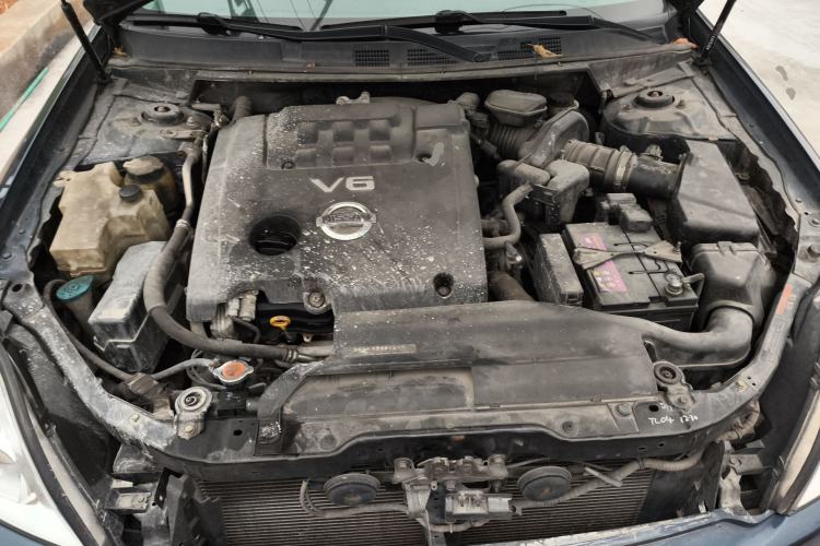 Used Nissan Teana 2006 230JK-S Comfort Sunroof Engine Bay