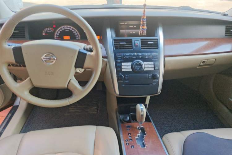 Used Nissan Teana 2006 200JK Deluxe Sunroof Center Console