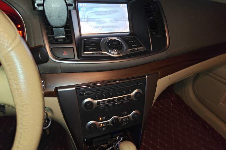 Used Nissan Teana 2008 Duke 2.5L XV Luxury Edition Audio And AC Panel
