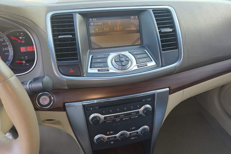 Used Nissan Teana 2008 Duke 2.5L XV Luxury Edition Audio And AC Panel