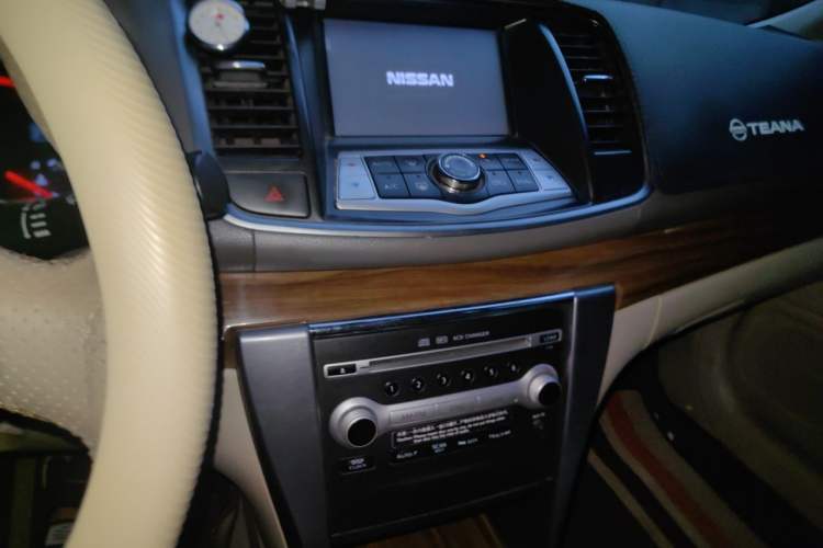 Used Nissan Teana 2008 2.0L XL Comfort Edition Audio And AC Panel