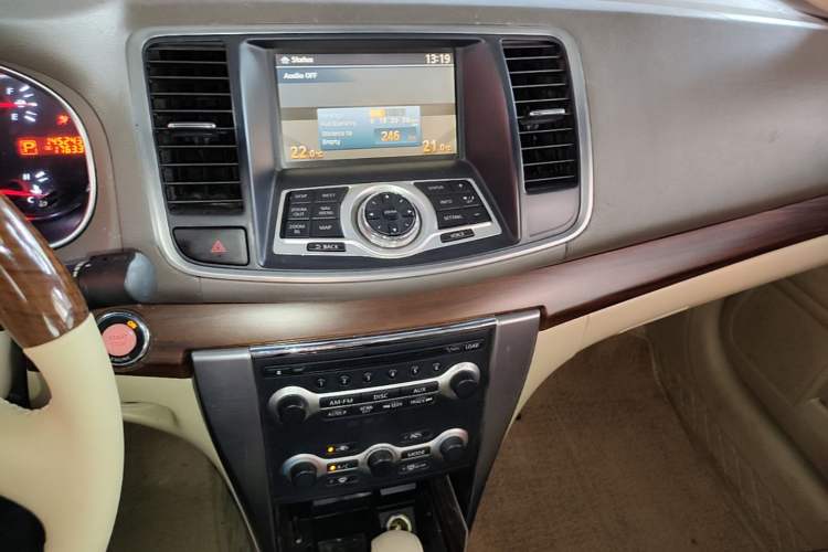 Used Nissan Teana 2008 Duke 2.5L XV Luxury Edition Audio And AC Panel