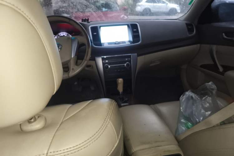 Used Nissan Teana 2008 2.0L XL Comfort Edition Center Console