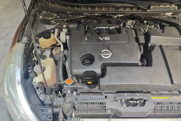 Used Nissan Teana 2008 Duke 2.5L XV Luxury Edition Engine Bay Right