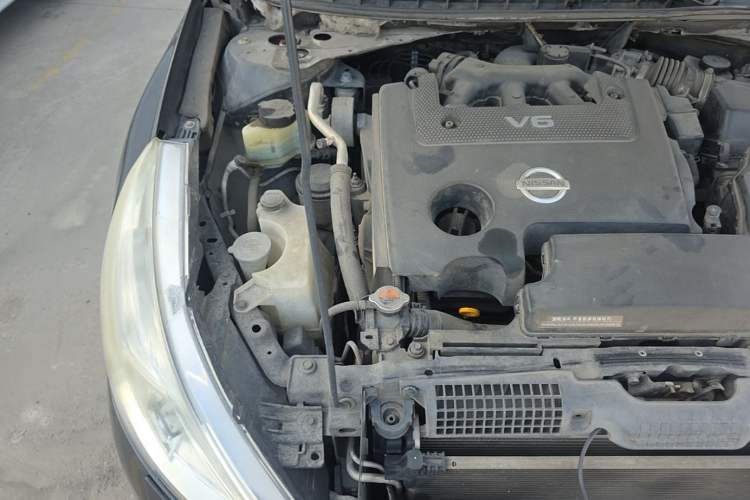 Used Nissan Teana 2008 Duke 2.5L XV Luxury Edition Engine Bay Right