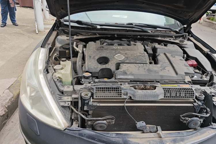 Used Nissan Teana 2008 Duke 2.5L XV Luxury Edition Engine Bay Right