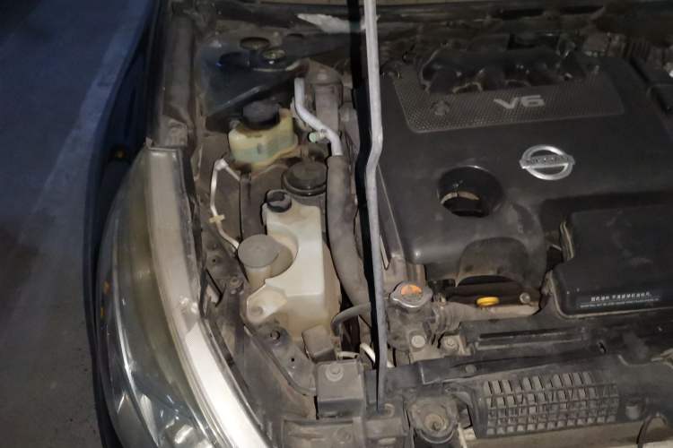 Used Nissan Teana 2008 Duke 2.5L XV Luxury Edition Engine Bay Right