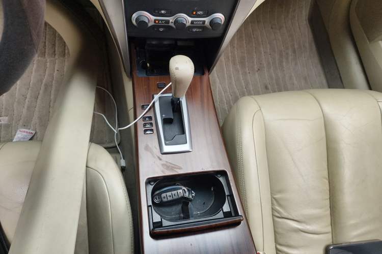 Used Nissan Teana 2008 Duke 2.5L XV Luxury Edition Gear Lever