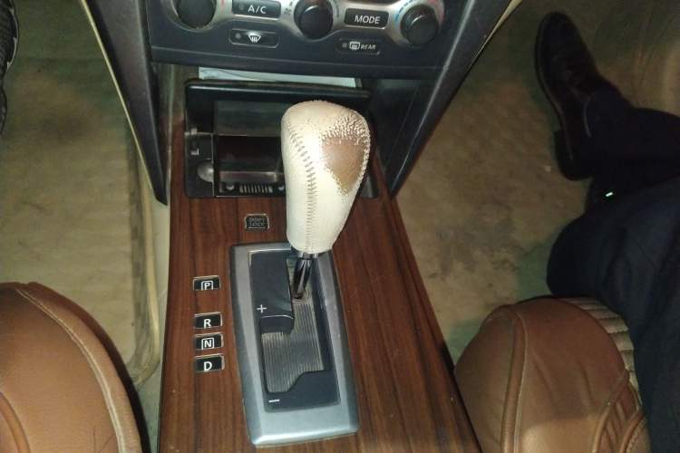 Used Nissan Teana 2008 Duke 2.5L XV Luxury Edition Gear Lever