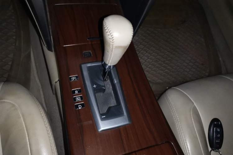 Used Nissan Teana 2008 Duke 2.5L XV Luxury Edition Gear Lever
