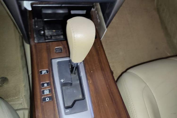Used Nissan Teana 2008 Duke 2.5L XV Luxury Edition Gear Lever