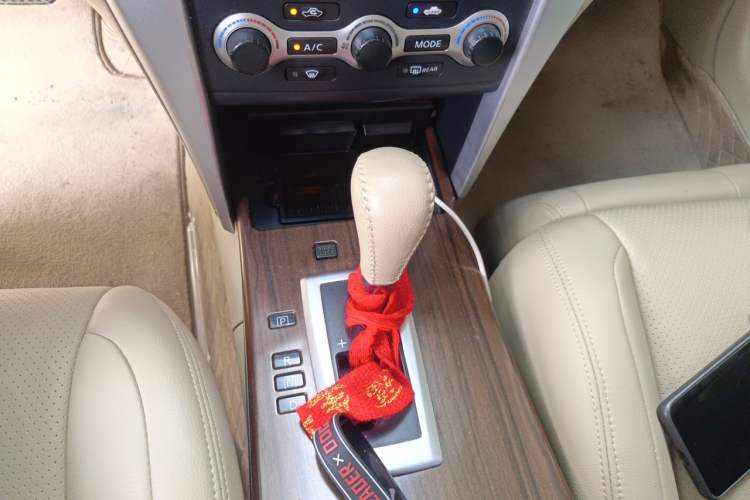 Used Nissan Teana 2008 Duke 3.5L XV VIP Ultimate Edition Gear Lever