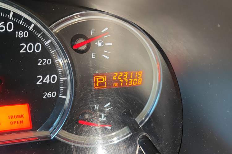 Used Nissan Teana 2008 2.5L XL Leading Edition Odometer Close Up