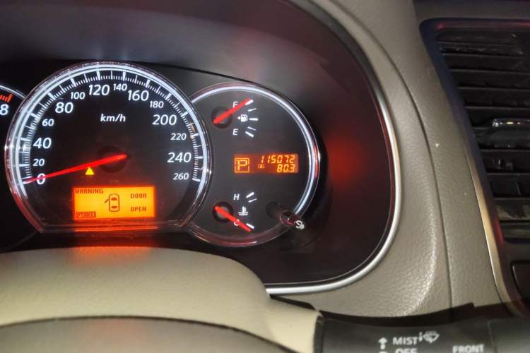 Used Nissan Teana 2008 2.5L XL Leading Edition Odometer Close Up