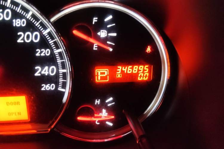 Used Nissan Teana 2008 2.5L XL Leading Edition Odometer Close Up