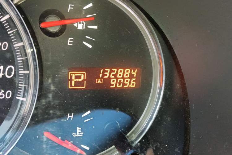 Used Nissan Teana 2008 2.5L XL Leading Edition Odometer Close Up