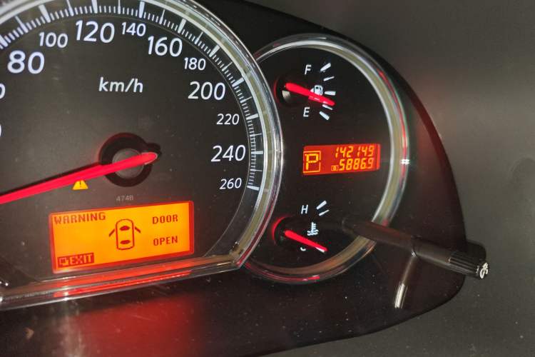 Used Nissan Teana 2008 2.0L XL Comfort Edition Odometer Close Up