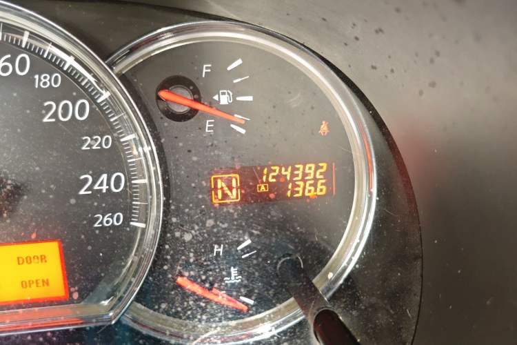 Used Nissan Teana 2008 2.0L XL Comfort Edition Odometer Close Up