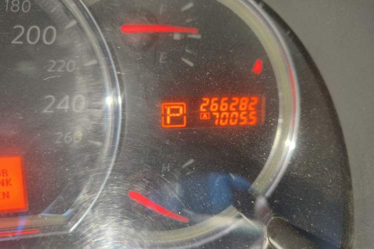 Used Nissan Teana 2008 2.5L XL Leading Edition Odometer Close Up