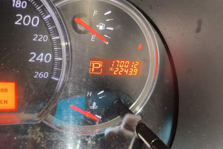 Used Nissan Teana 2008 2.5L XL Leading Edition Odometer Close Up