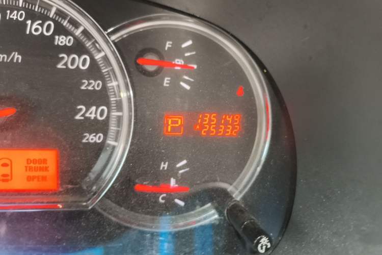 Used Nissan Teana 2008 2.0L XL Comfort Edition Odometer Close Up